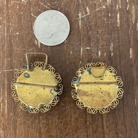 Pair (2) of Victorian Brass Red Rose floral Metal & glass intaglio‎ scarf clips - Picture 5 of 6